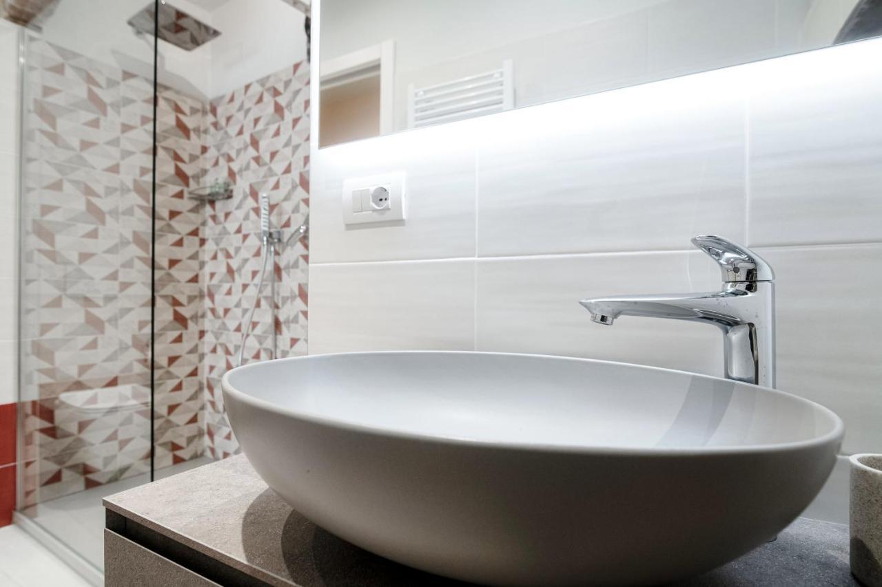 Historical Suites - The House Of Travelers Côme Esterno foto