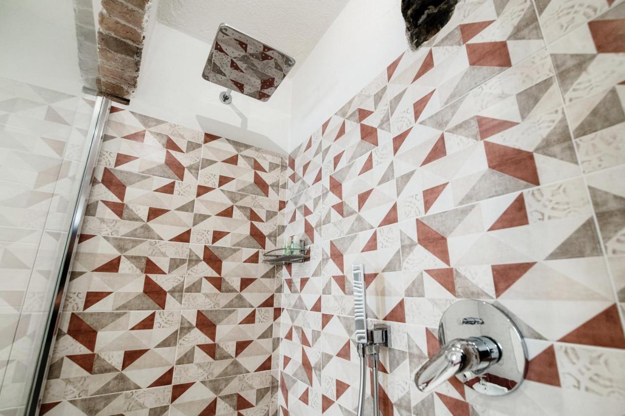 Historical Suites - The House Of Travelers Côme Esterno foto