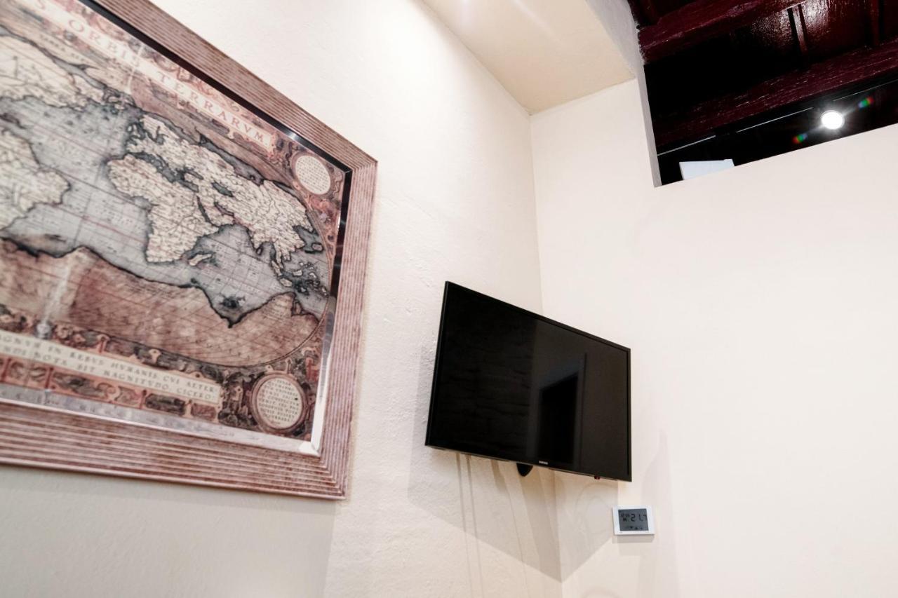 Historical Suites - The House Of Travelers Côme Esterno foto