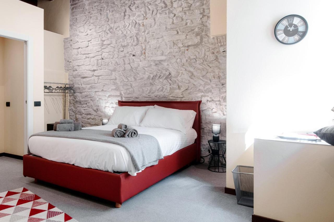 Historical Suites - The House Of Travelers Côme Esterno foto