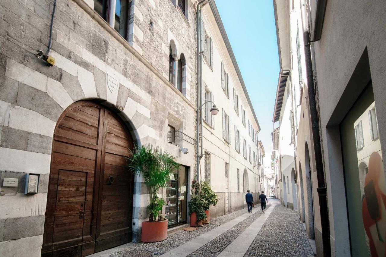 Historical Suites - The House Of Travelers Côme Esterno foto