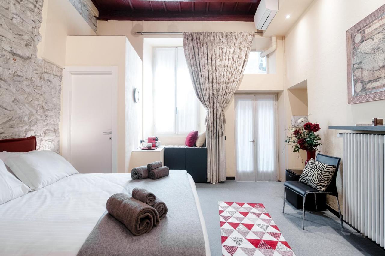 Historical Suites - The House Of Travelers Côme Esterno foto