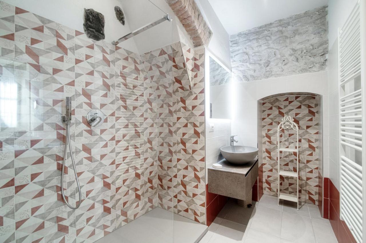 Historical Suites - The House Of Travelers Côme Esterno foto