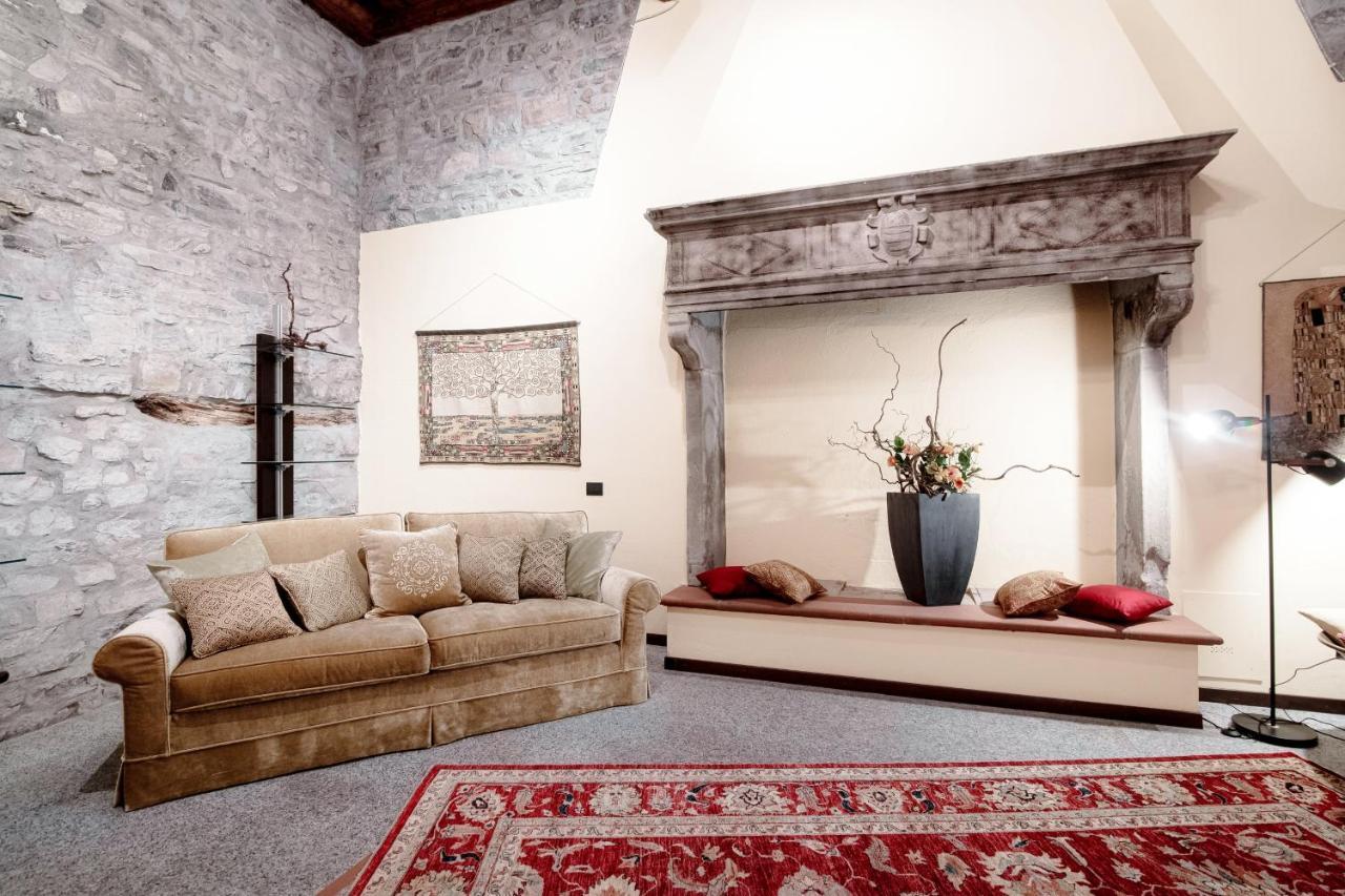Historical Suites - The House Of Travelers Côme Esterno foto