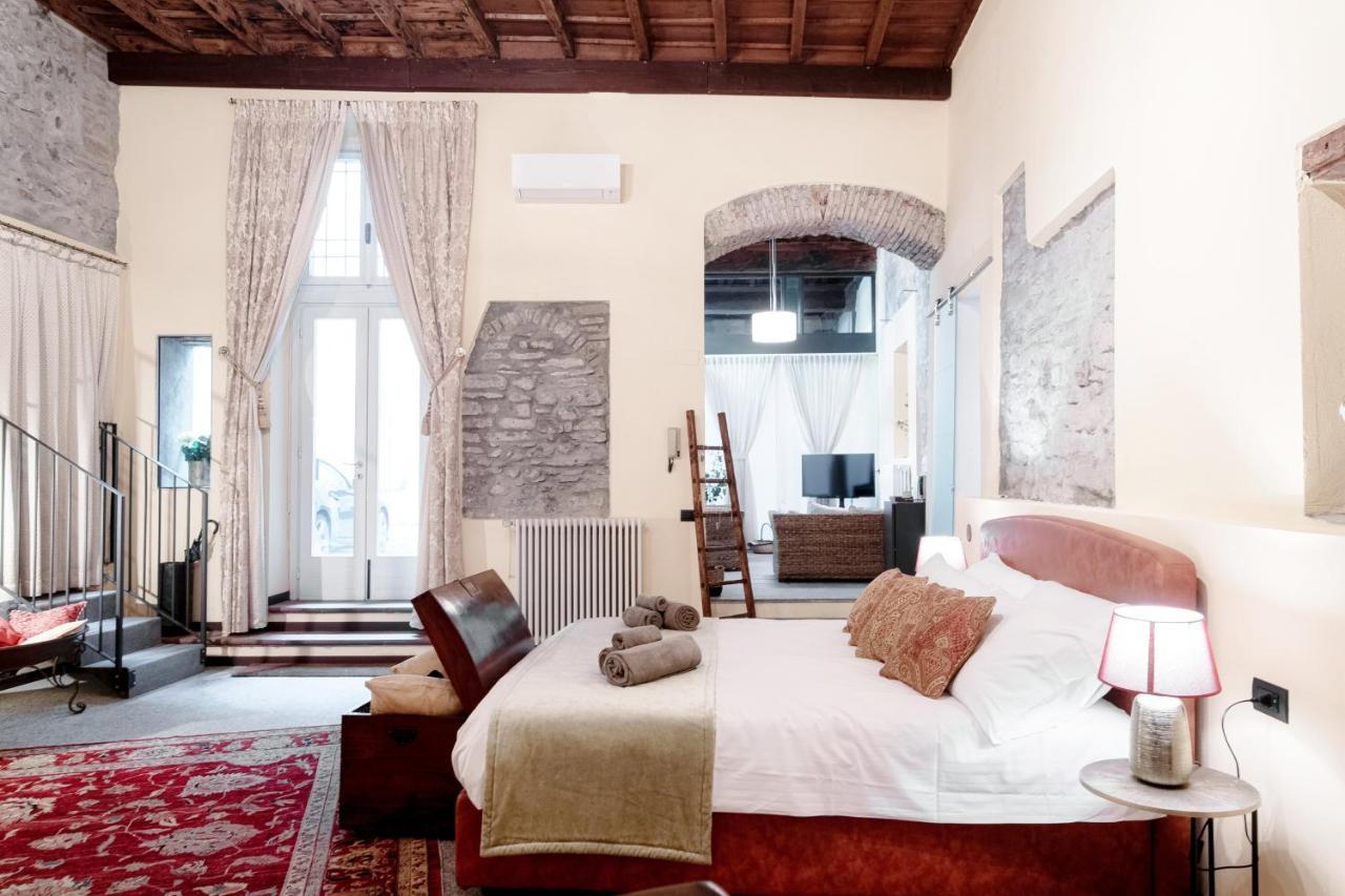 Historical Suites - The House Of Travelers Côme Esterno foto