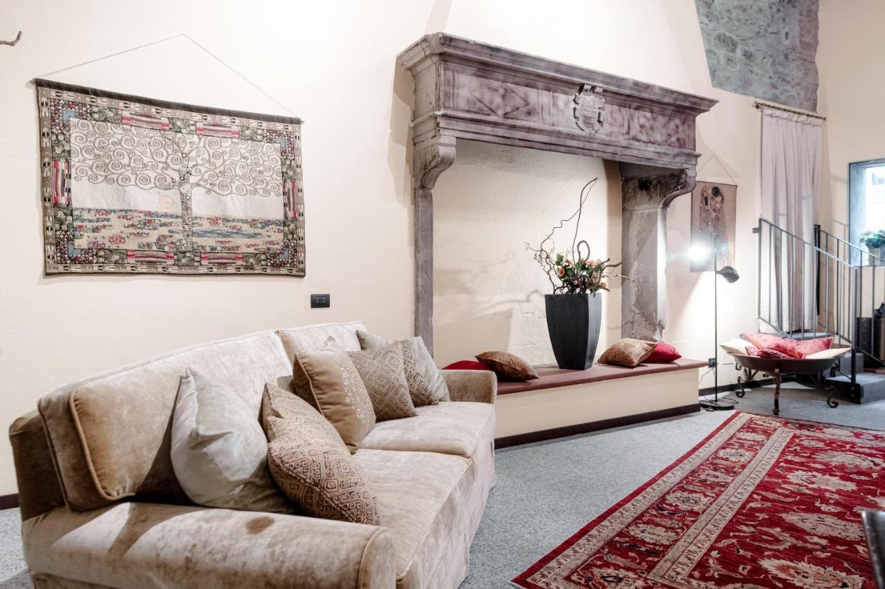 Historical Suites - The House Of Travelers Côme Esterno foto