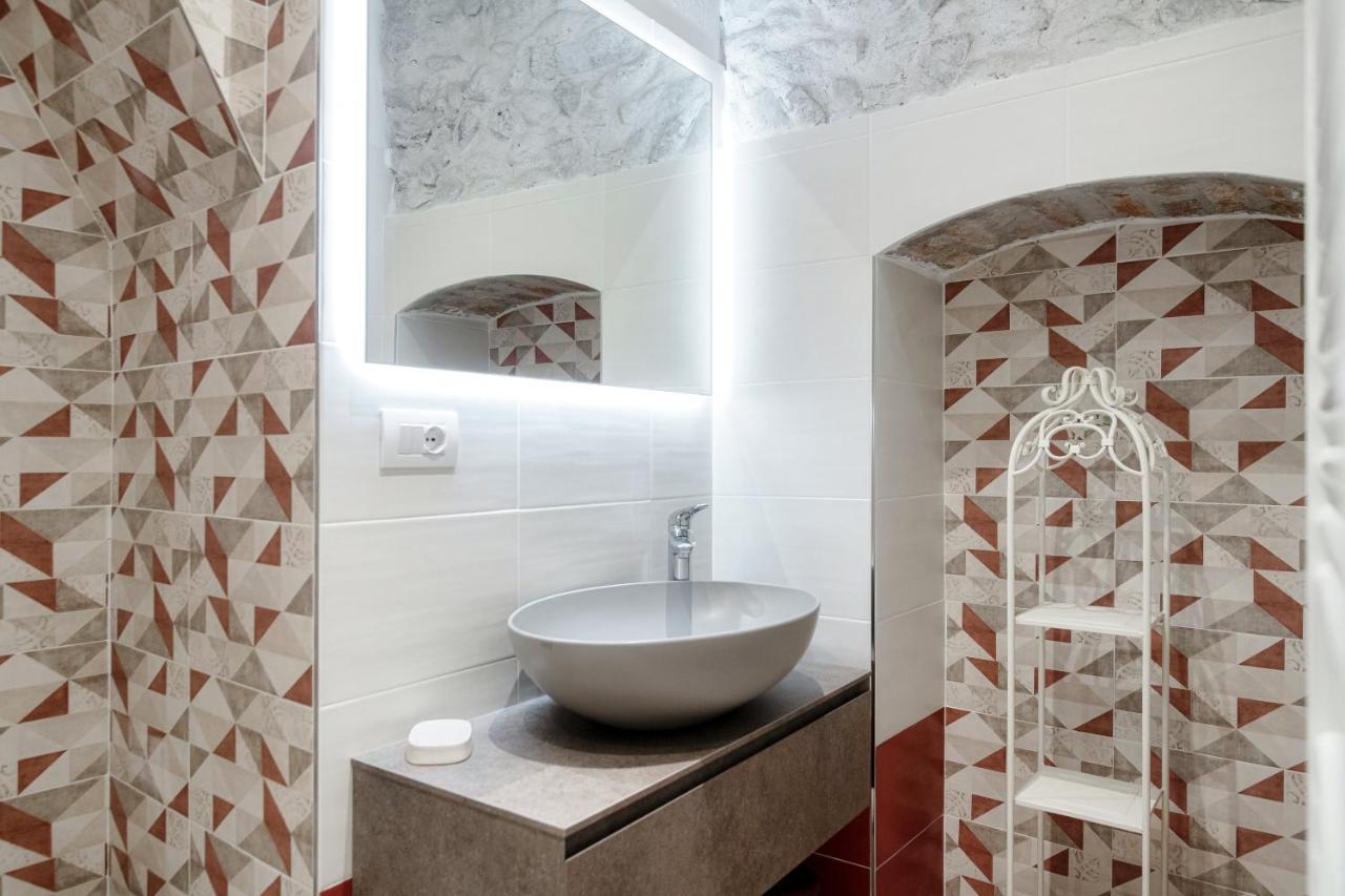 Historical Suites - The House Of Travelers Côme Esterno foto