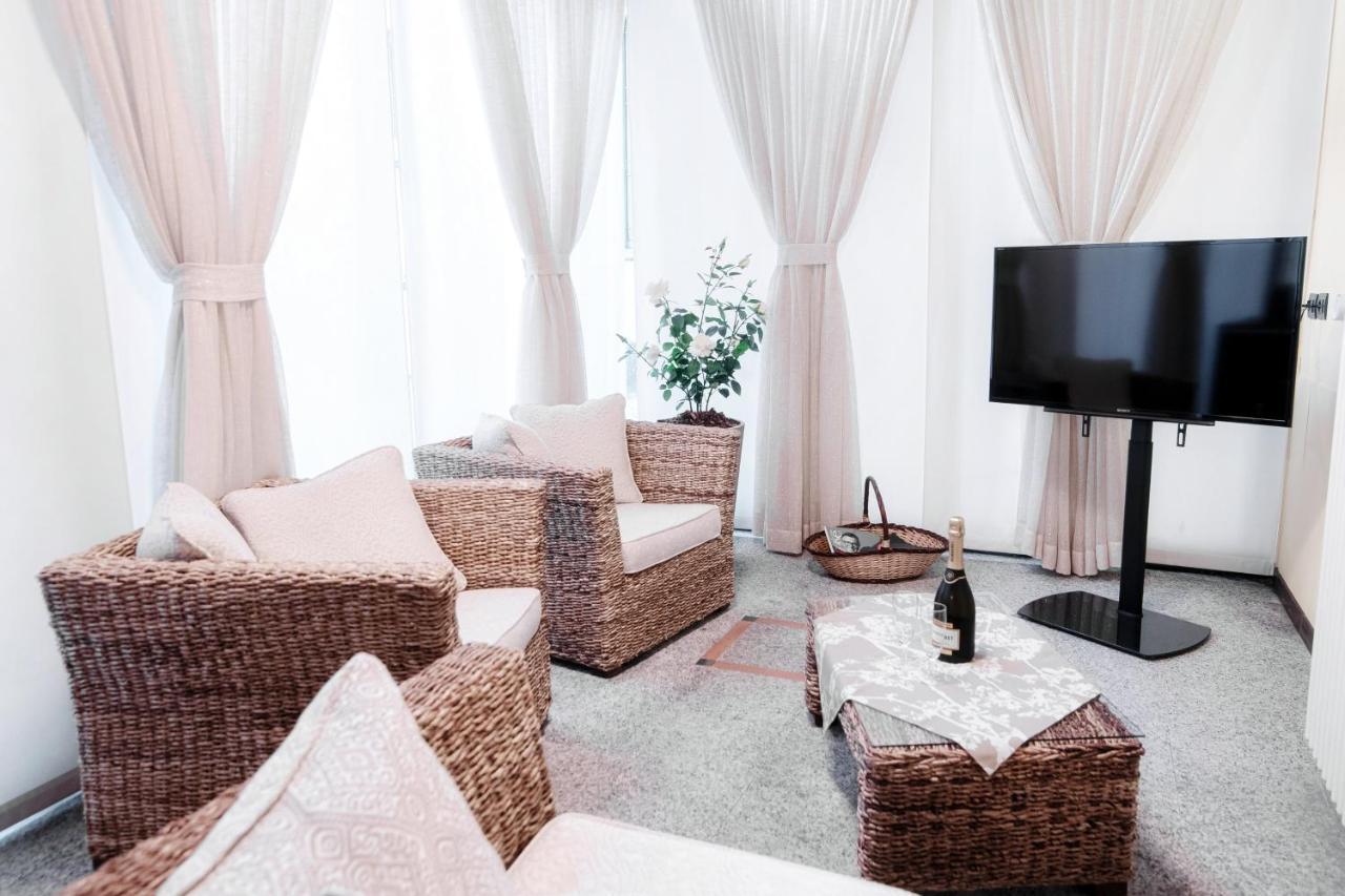 Historical Suites - The House Of Travelers Côme Esterno foto