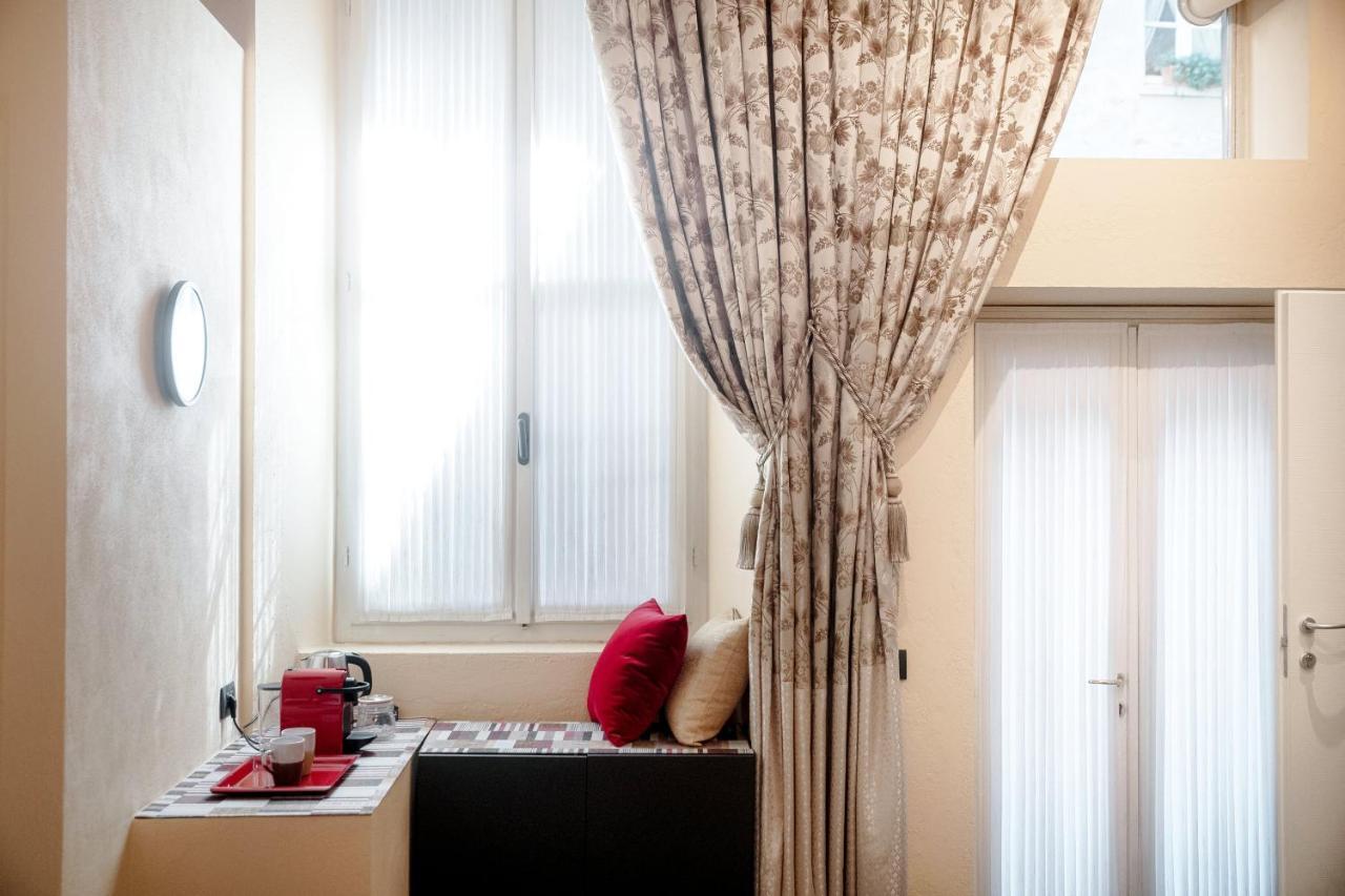 Historical Suites - The House Of Travelers Côme Esterno foto