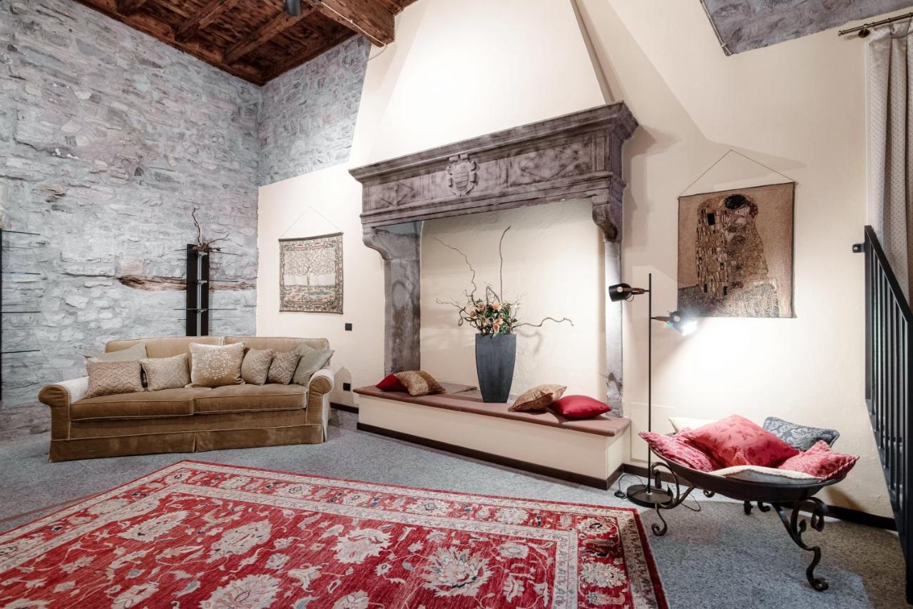 Historical Suites - The House Of Travelers Côme Esterno foto