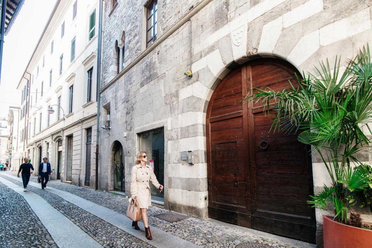 Historical Suites - The House Of Travelers Côme Esterno foto