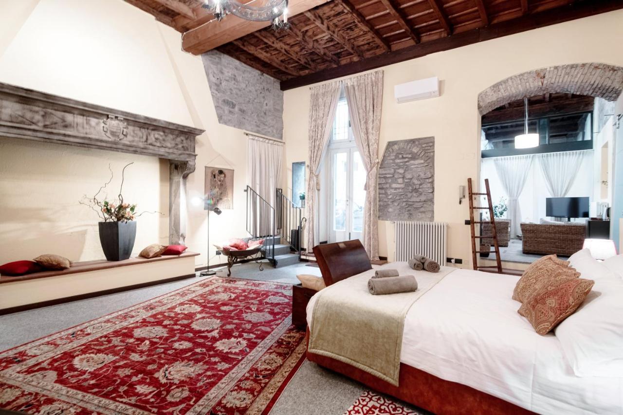 Historical Suites - The House Of Travelers Côme Esterno foto