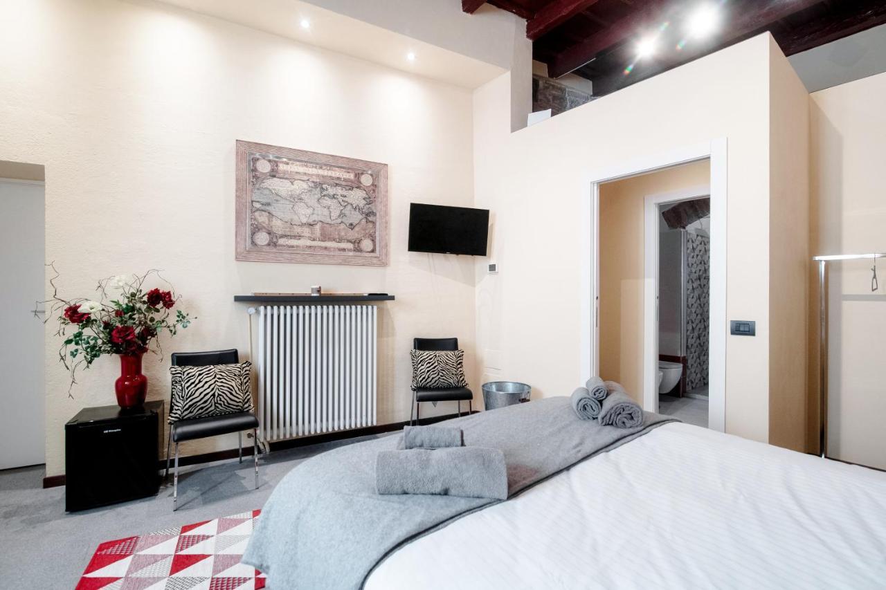 Historical Suites - The House Of Travelers Côme Esterno foto