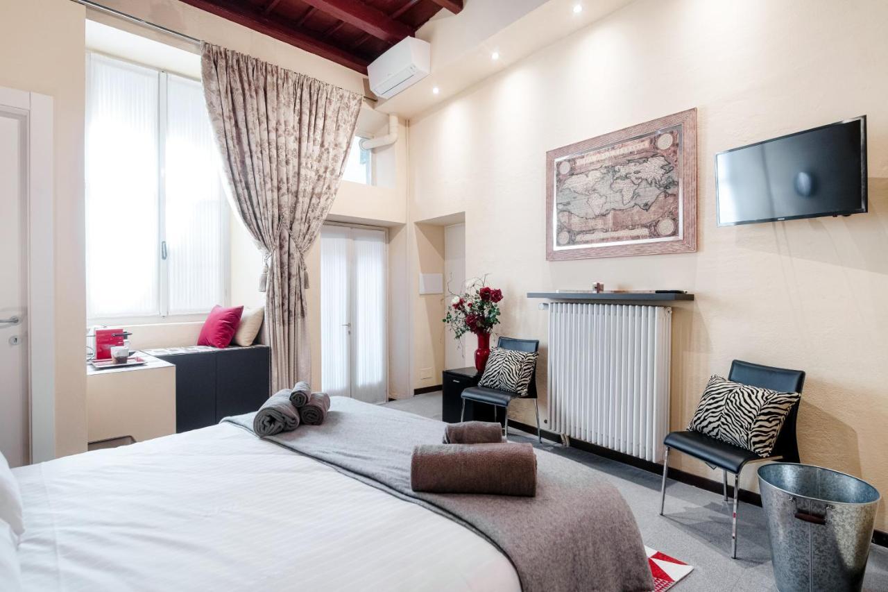 Historical Suites - The House Of Travelers Côme Esterno foto
